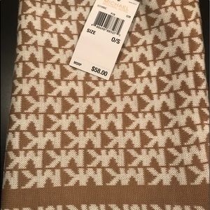 Michael Kors Signature Infinity scarf